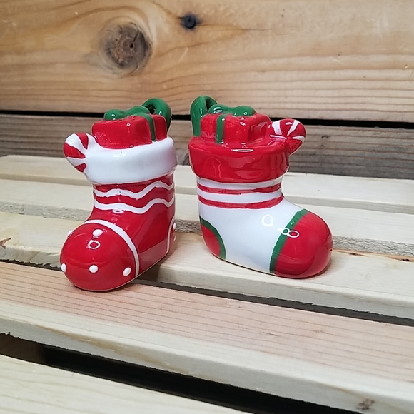 REDCO Salt & Pepper Shakers - Picture 1 of 4